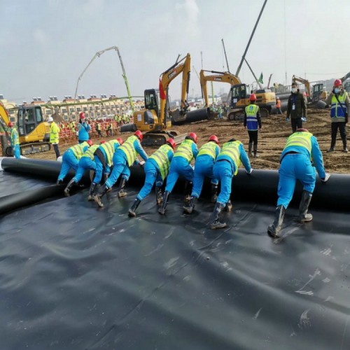 養豬場1.5mm污水池土工膜 防滲膜廠家LLDPE土工膜