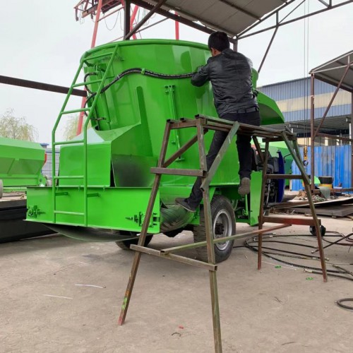 飼料攪拌機 小型飼料攪拌機 臥式飼料攪拌機