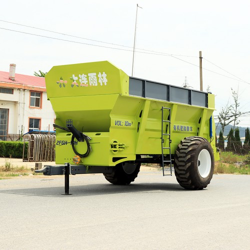 大連雨林粉末肥撒肥機(jī) 堆肥土雜肥破碎拋撒車