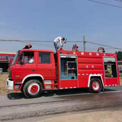 消防車 箱式消防車 泡沫消防車