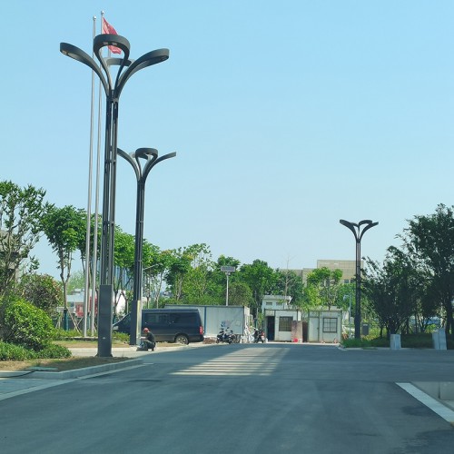 市電路燈生產(chǎn)基地